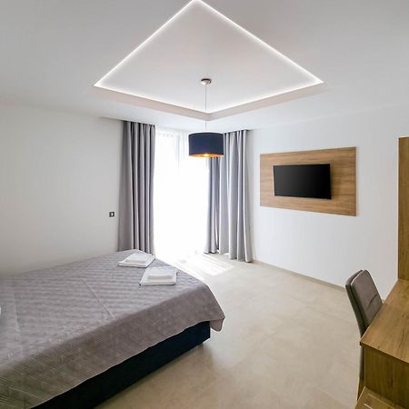 Maresole Beachfront Residence 波雷奇 外观 照片
