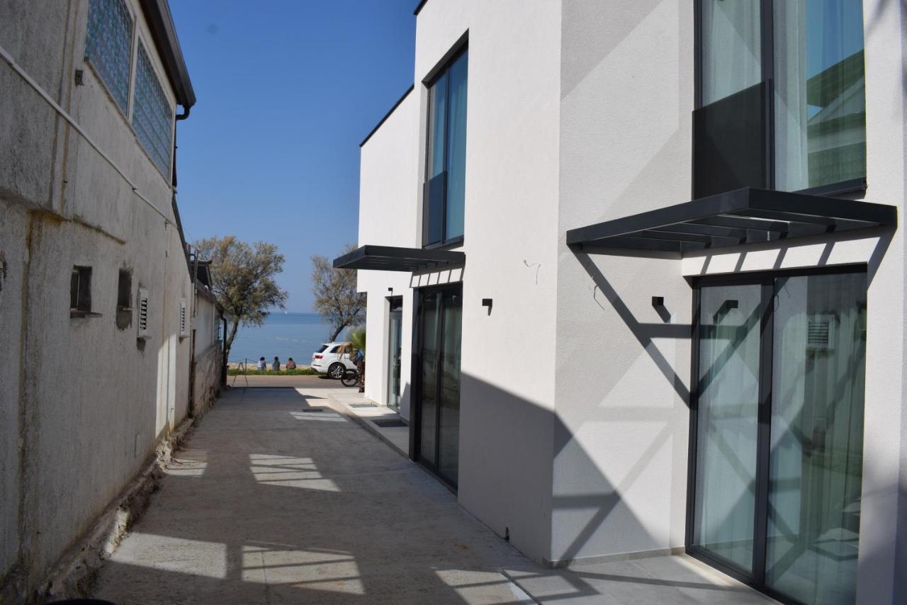 Maresole Beachfront Residence 波雷奇 外观 照片