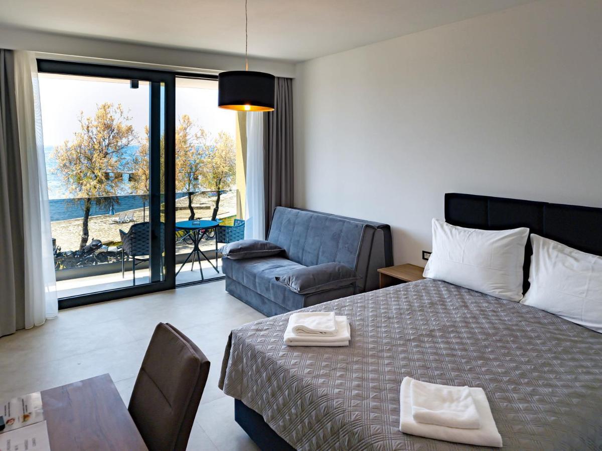 Maresole Beachfront Residence 波雷奇 外观 照片