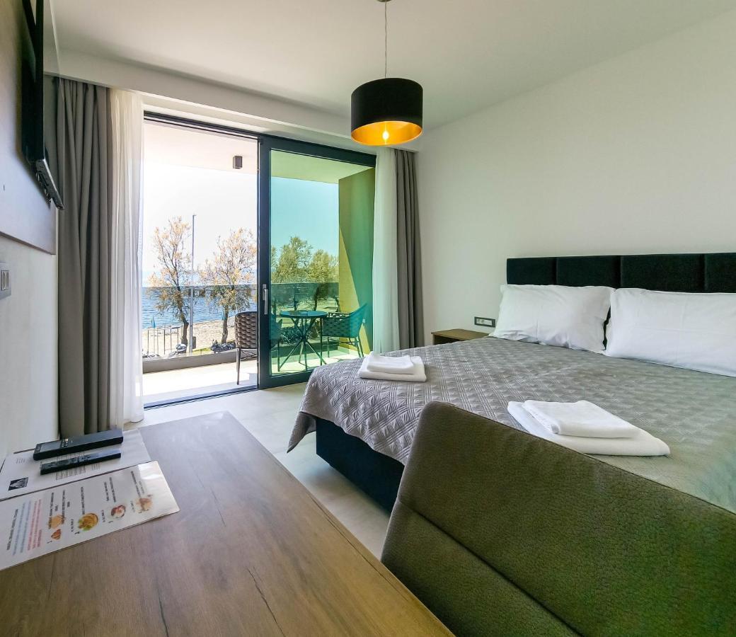 Maresole Beachfront Residence 波雷奇 外观 照片
